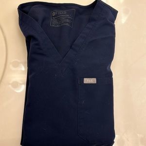 FIGS Women’s Catarina One Pocket Scrub Top. Navy- Size Large